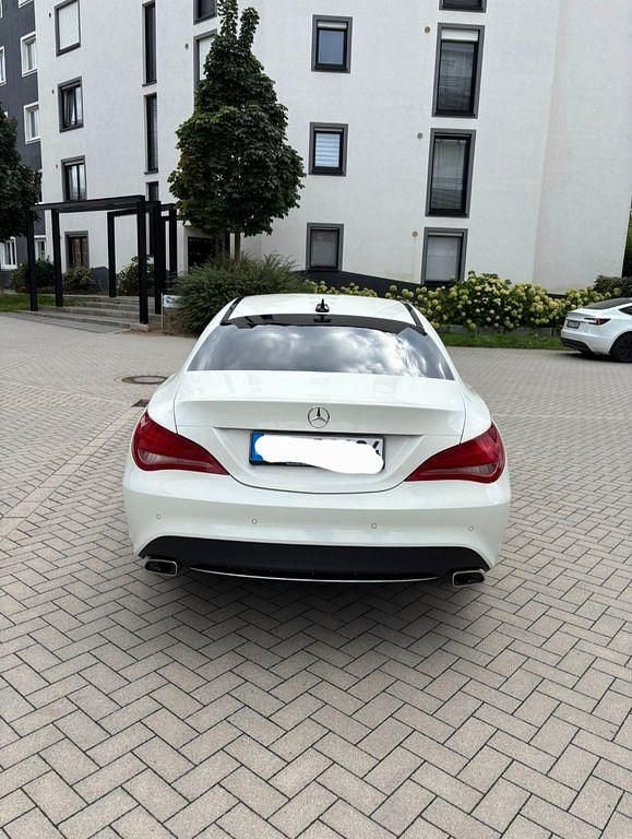 Gebraucht Mercedes CLA180 122 PS (89 kW) 2013 Weiß Limousine