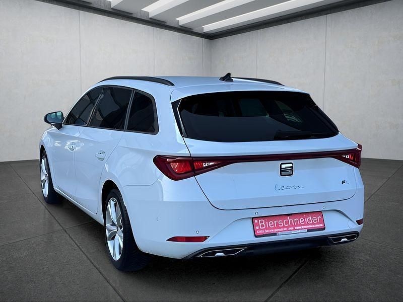 Weiß Gebraucht 2024 Seat Leon ST FR Kombi | 25.749 € (Fairer Preis) - Bild 1/3