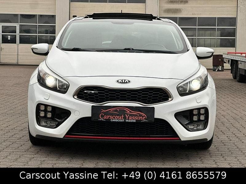 Gebraucht Kia ProCeed GT-Challenge 204 PS (150 kW) 2015 Weiß Kleinwagen