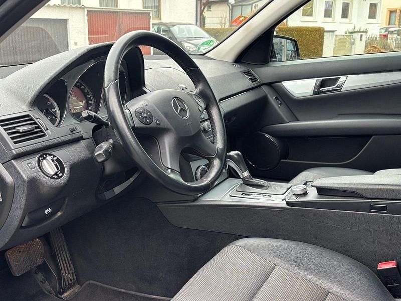 Gebraucht Mercedes C180 156 PS (114 kW) 2010 Schwarz Limousine