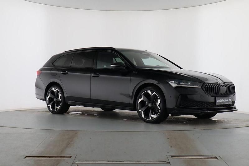 Gebraucht Skoda Superb SportLine 204 PS (150 kW) 2025 Ebony schwarz metallic Kombi
