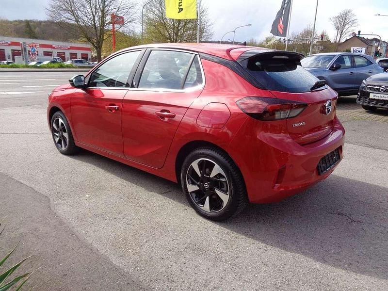 Gebraucht Opel Corsa-e Elegance 100 kW (136 PS) 2023 Kardio rot Kleinwagen