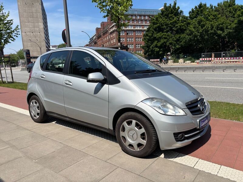 Silber Gebraucht 2010 Mercedes A180 Limousine | 5.000 € (Fairer Preis) - Bild 1/4
