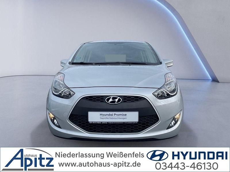 Gebraucht Hyundai ix20 125 PS (91 kW) 2017 Silber Kleinwagen