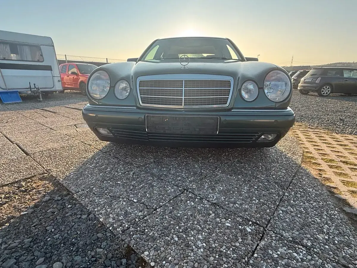 Gebraucht Mercedes E200 Elegance 136 PS (100 kW) 1999 Grün Limousine