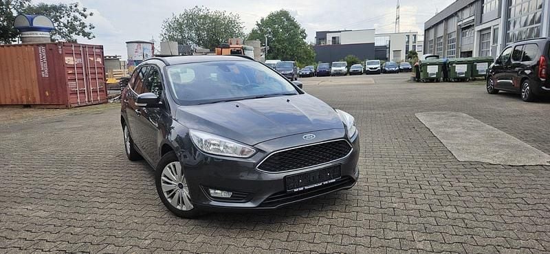 Grau Gebraucht 2015 Ford Focus Business Edition Kombi | 6.200 € (Guter Preis) - Bild 1/4
