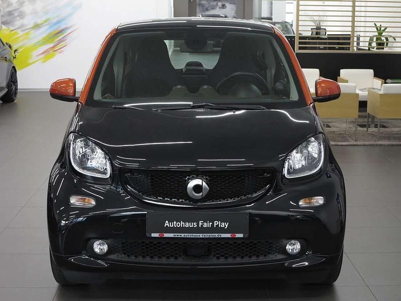Gebraucht Smart ForTwo Coupé 90 PS (66 kW) 2018 Cbsfarbe schwarz Coupé