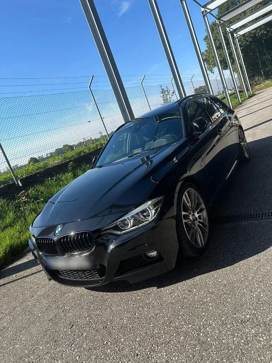 Gebraucht BMW 330 M Sport 258 PS (189 kW) 2016 Schwarz Kombi