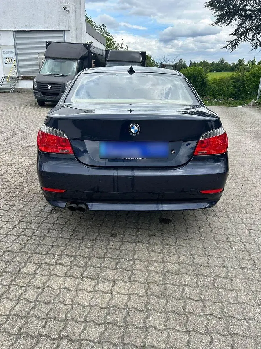 Gebraucht BMW 525 218 PS (160 kW) 2005 Blau Limousine