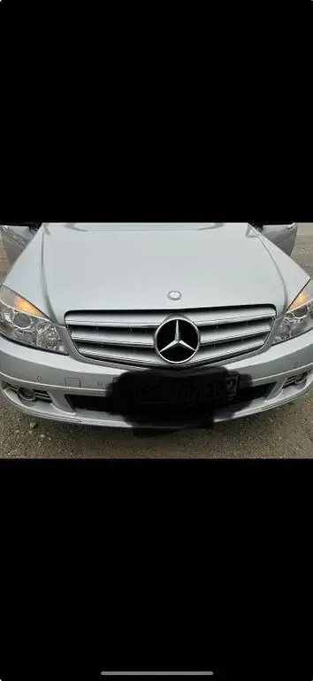 Gebraucht Mercedes C180 156 PS (114 kW) 2010 Silber Limousine