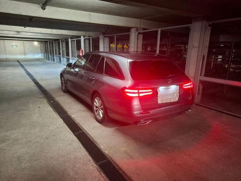 Gebraucht Mercedes E220 194 PS (142 kW) 2019 Grau Coupé