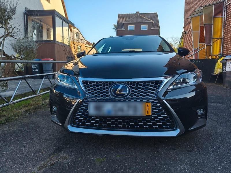 Gebraucht Lexus CT200h 120 PS (88 kW) 2019 Schwarz Kleinwagen
