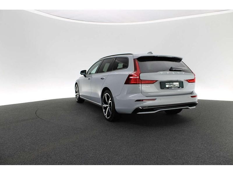 Gebraucht Volvo V60 Plus 197 PS (144 kW) 2023 Grau Kombi