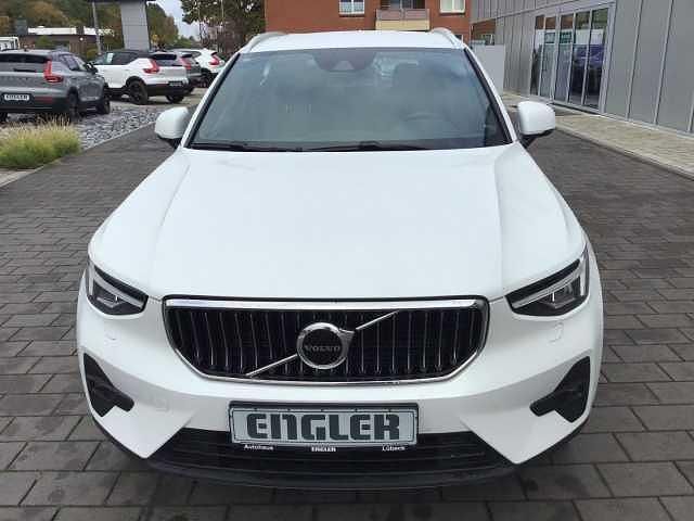 Gebraucht Volvo XC40 Plus 155 PS (114 kW) 2022 Weiß SUV