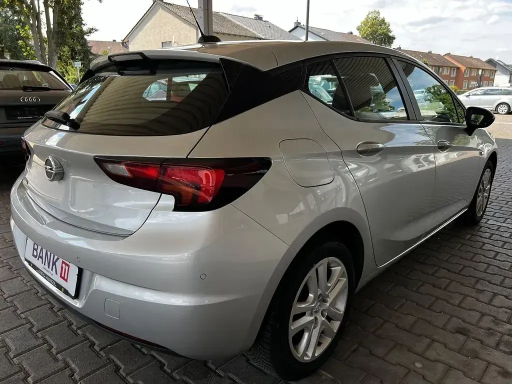 Gebraucht Opel Astra Edition 145 PS (106 kW) 2019 Silber Limousine