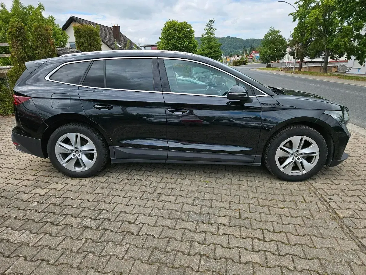 Gebraucht Skoda Enyaq iV Loft 150 kW (204 PS) 2022 Schwarz SUV