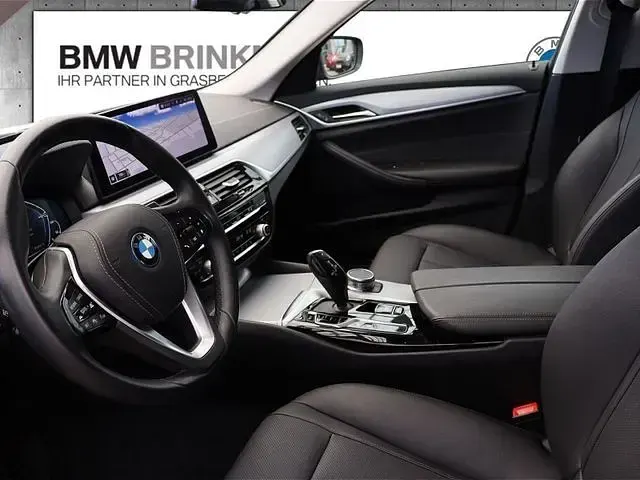 Gebraucht BMW 530e 184 PS (135 kW) 2022 Schwarz Kombi