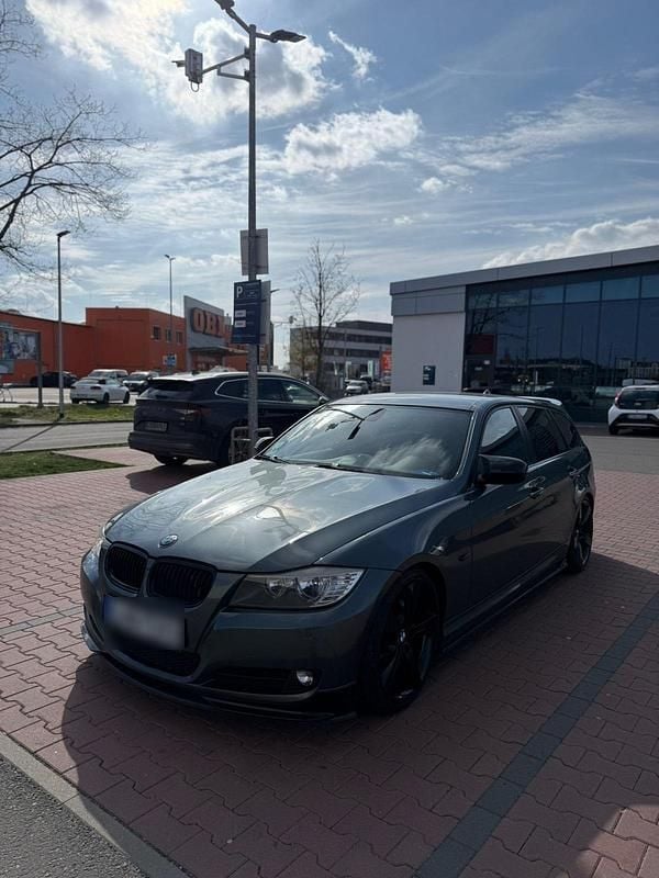 Gebraucht BMW 320 177 PS (130 kW) 2008 Grau Kombi