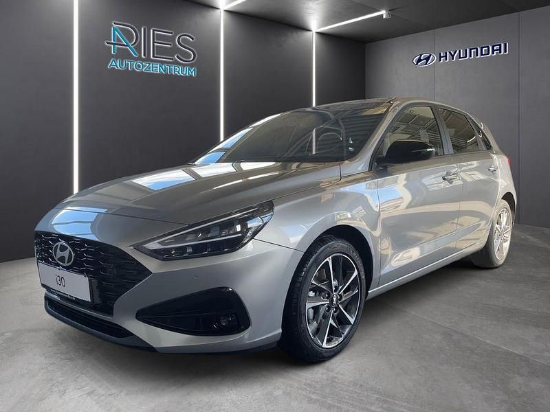 Silber Neu 2025 Hyundai i30 Limousine | 26.810 € (Etwas zu teuer) - Bild 1/4