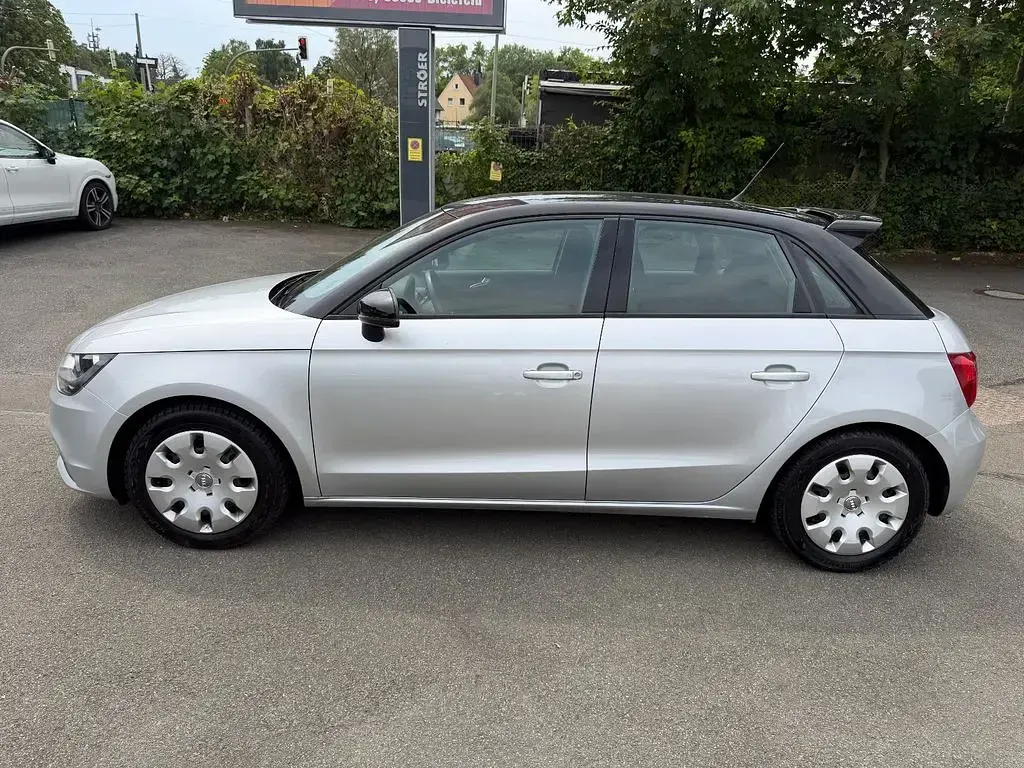 Gebraucht Audi A1 Sportback Attraction 86 PS (63 kW) 2013 Silber Kleinwagen