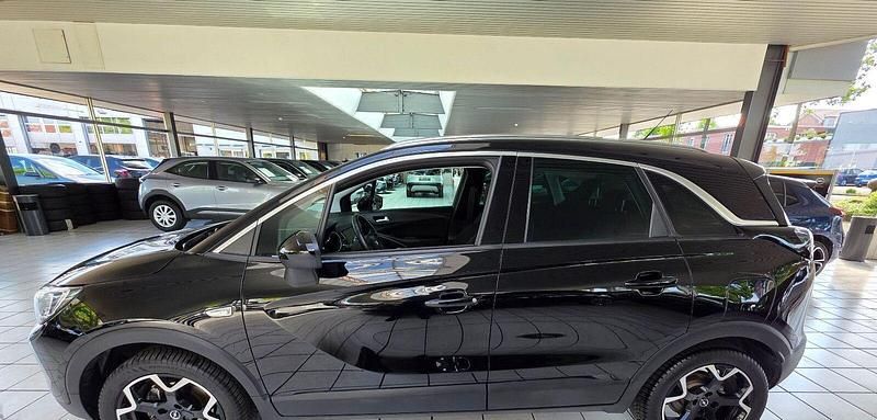 Diverse metallic Gebraucht 2024 Opel Crossland X Ultimate SUV | 18.980 € (Etwas zu teuer) - Bild 1/4