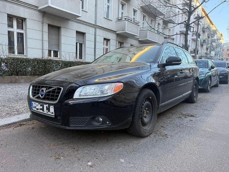 Gebraucht Volvo V70 Kinetic 179 PS (131 kW) 2012 Schwarz Kombi