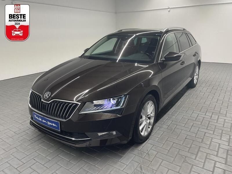Braun (magneticbraunmet.) Gebraucht 2017 Skoda Superb Style Kombi | 21.480 € (Teuer) - Bild 1/4