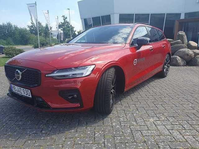 Gebraucht Volvo V60 145 PS (106 kW) 2024 Kombi