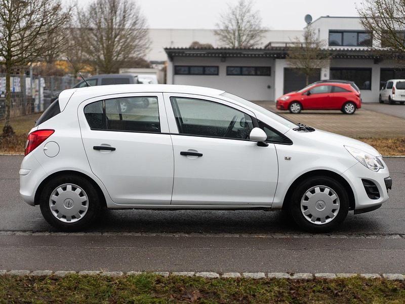 Gebraucht Opel Corsa Selection 101 PS (74 kW) 2012 Weiß Kleinwagen