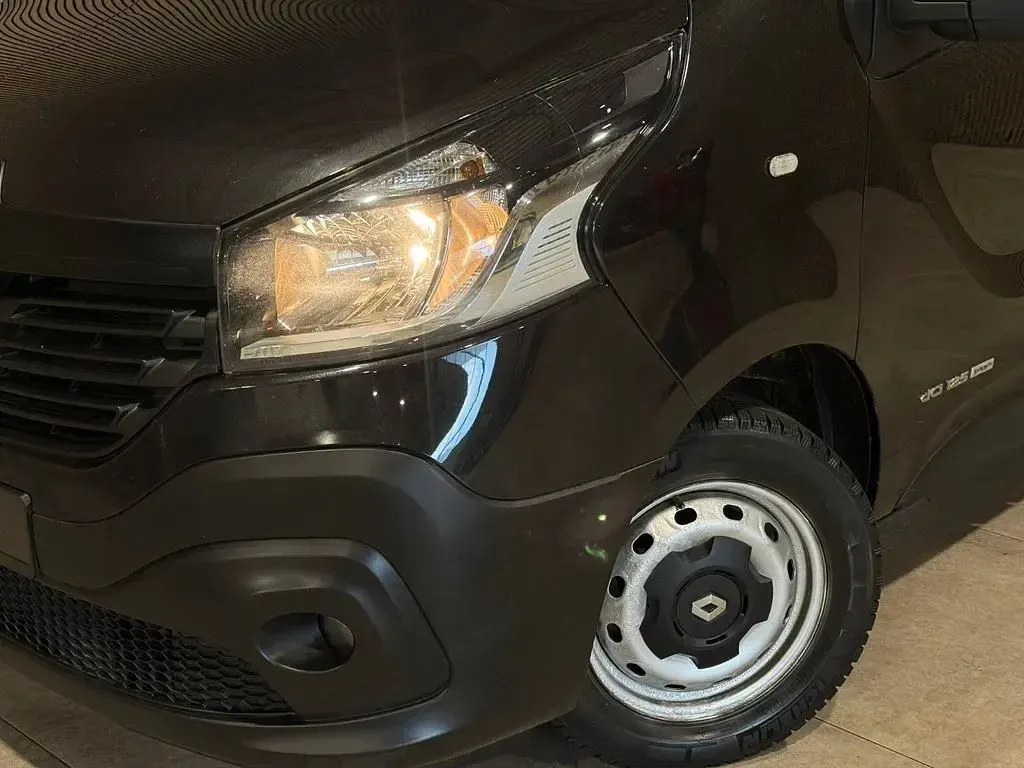 Gebraucht Renault Trafic 145 PS (106 kW) 2017 Schwarz Van / Kleinbus
