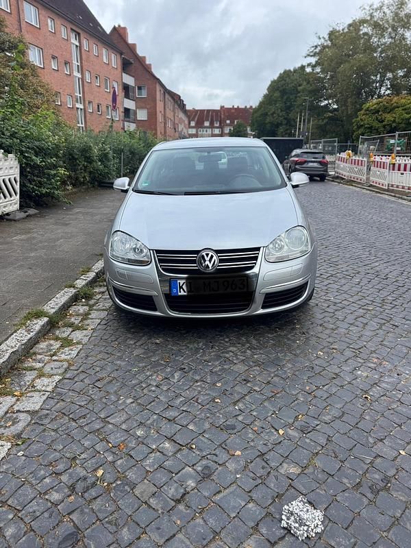 Silber Gebraucht 2005 VW Jetta Limousine | 2.750 € (Fairer Preis) - Bild 1/4