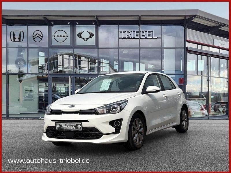 Weiß Gebraucht 2021 Kia Rio Vision Limousine | 14.480 € (Fairer Preis) - Bild 1/4