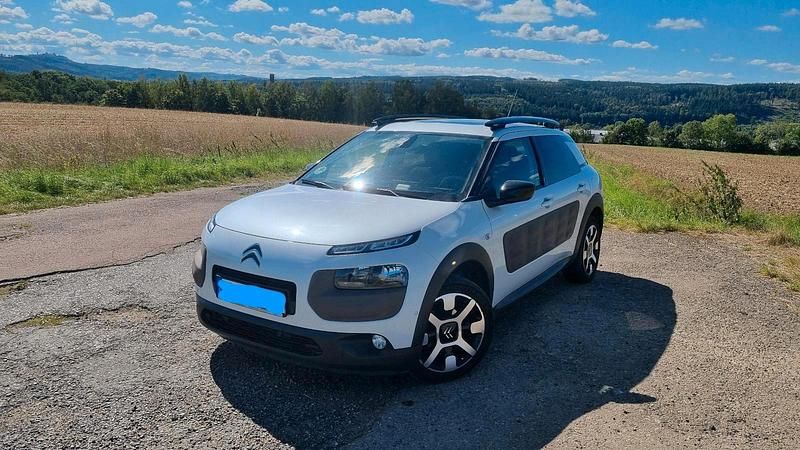Weiß Gebraucht 2014 Citroën C4 Cactus Shine Edition Kleinwagen | 7.300 € (Teuer) - Bild 1/4