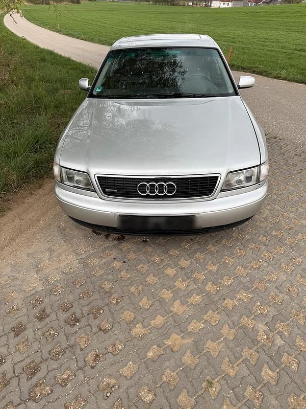 Silber Gebraucht 1994 Audi A8 Limousine | 5.999 € - Bild 1/4