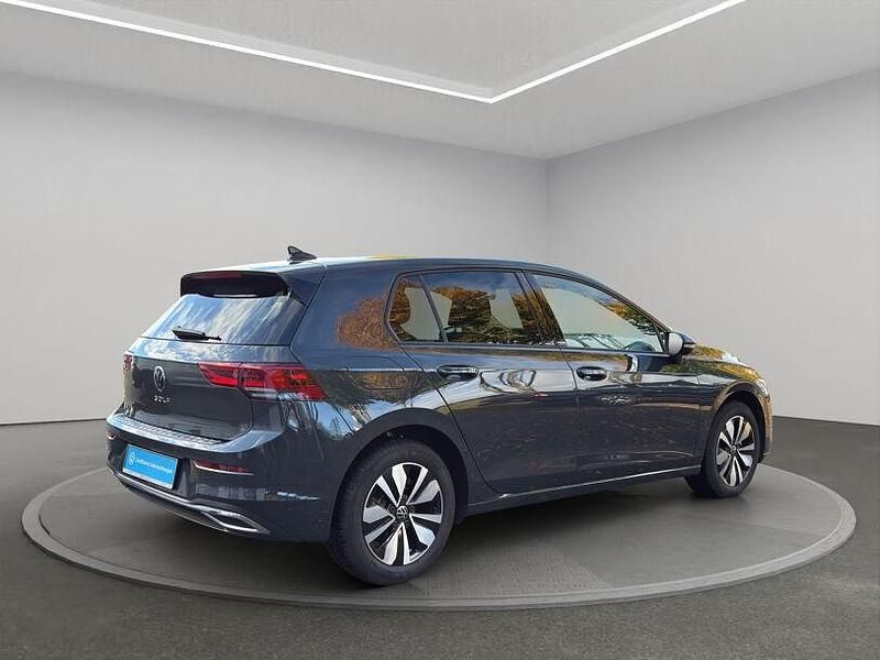 Gebraucht VW Golf VIII Life 110 PS (80 kW) 2024 Grau Limousine