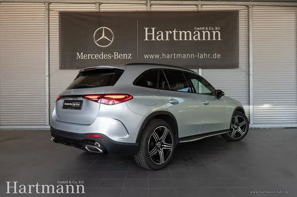Gebraucht Mercedes GLC200 AMG 204 PS (150 kW) 2024 Hightechsilber SUV