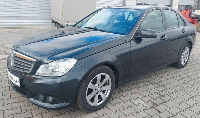 Schwarz Gebraucht 2013 Mercedes C200 Limousine | 5.200 € (Fairer Preis) - Bild 1/2