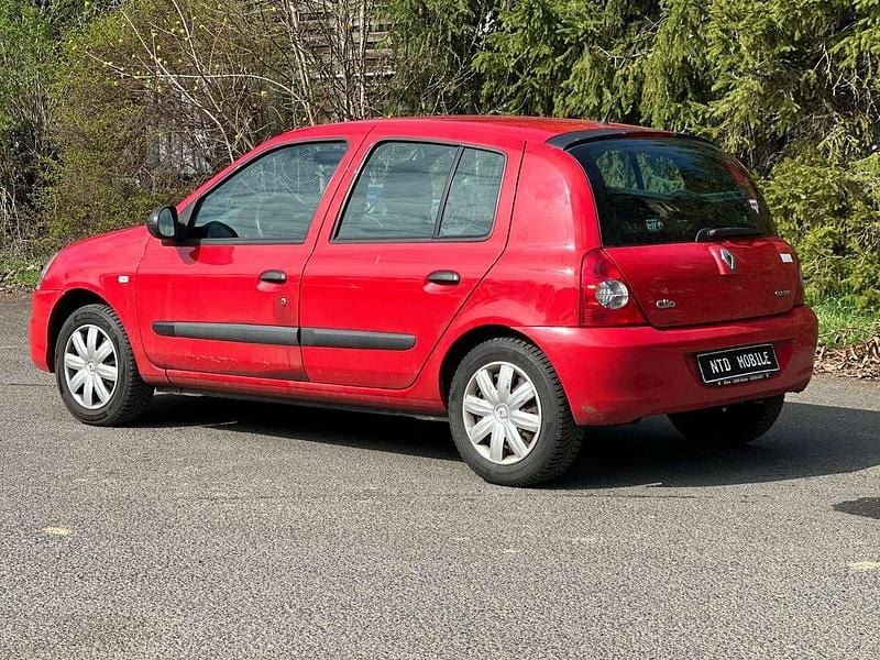 Gebraucht Renault Clio II Authentique 58 PS (42 kW) 2009 Hellrot Kleinwagen