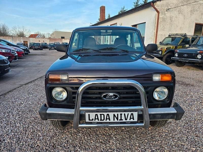 Gebraucht Lada Taiga 83 PS (61 kW) 2018 Rot SUV