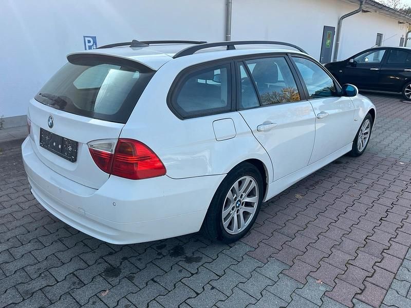 Gebraucht BMW 318 Advantage 143 PS (105 kW) 2007 Weiß Kombi