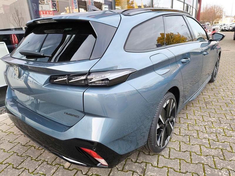 Neu Peugeot 308 GT 136 PS (100 kW) 2025 Blau Kombi