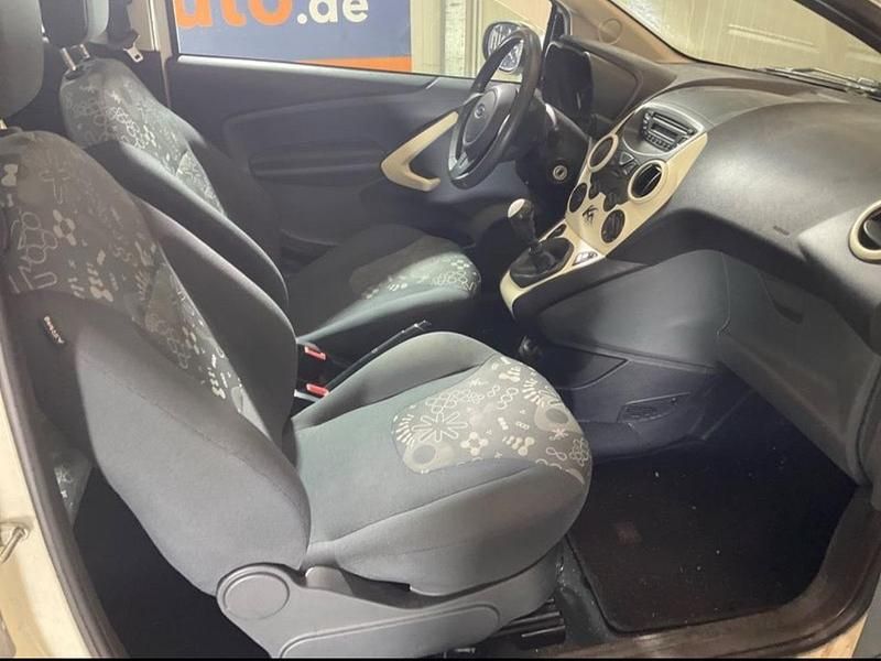 Gebraucht Ford Ka Trend 69 PS (50 kW) 2012 Weiß Kleinwagen