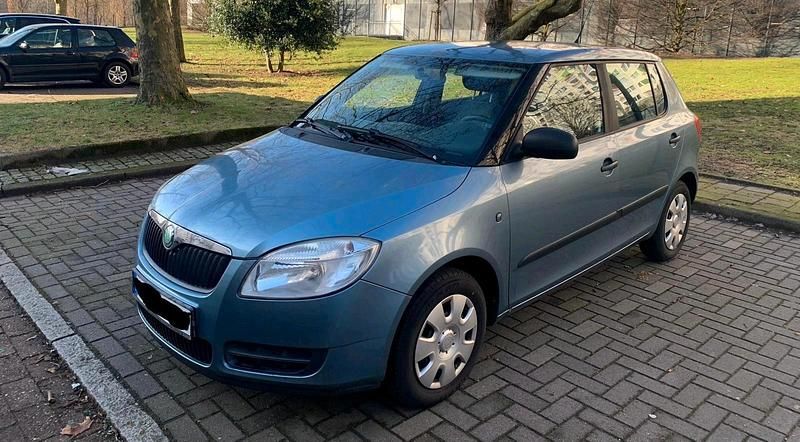 Gebraucht Skoda Fabia 65 PS (47 kW) 2010 Grau Limousine