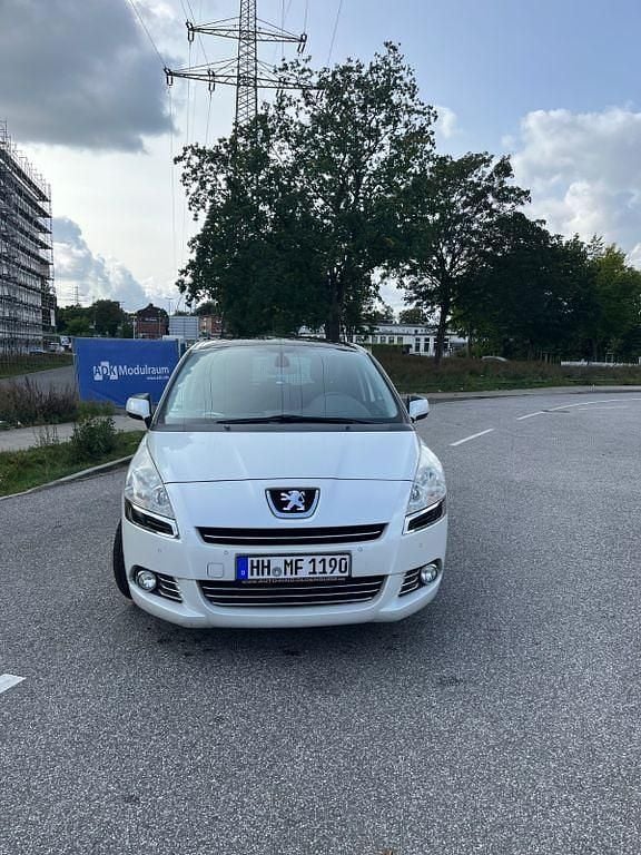 Gebraucht Peugeot 5008 111 PS (81 kW) 2011 Weiß Van / Kleinbus