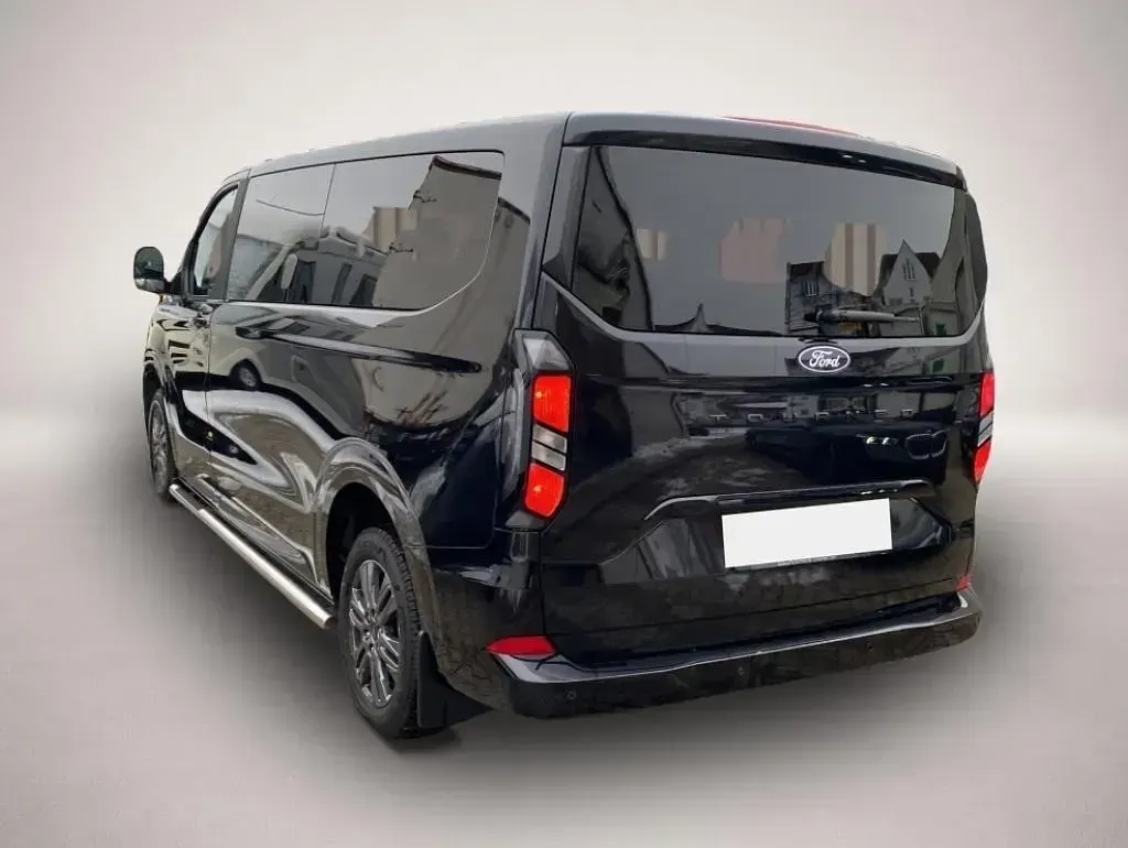 Gebraucht Ford Tourneo Custom Titanium 170 PS (125 kW) 2025 Manufacturer Van