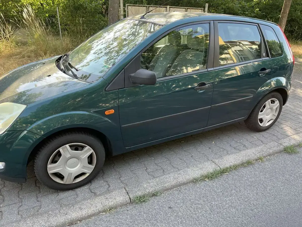 Gebraucht Ford Fiesta Ghia 80 PS (58 kW) 2003 Grün Kleinwagen
