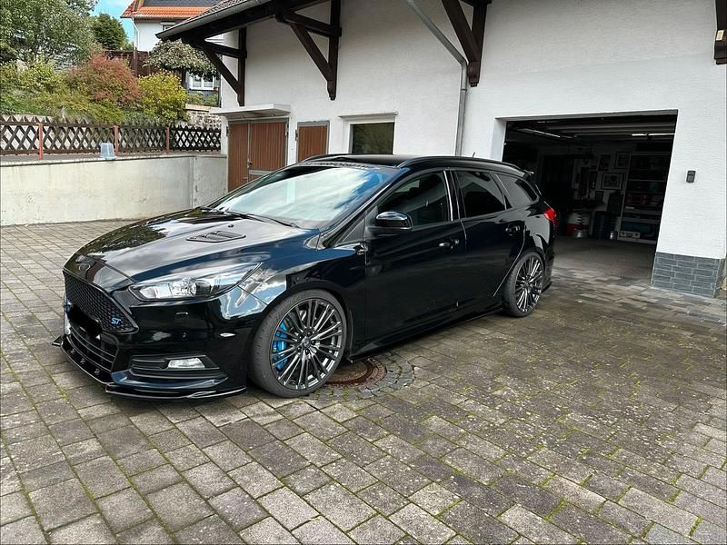 Gebraucht Ford Focus ST 2015 Schwarz Kombi