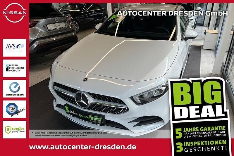 Digitalweiss metalliclack Gebraucht 2021 Mercedes A250 AMG line Limousine | 27.390 € (Fairer Preis) - Bild 1/4