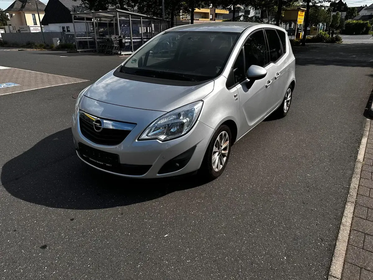 Gebraucht Opel Meriva 120 PS (88 kW) 2012 Silber Van / Kleinbus