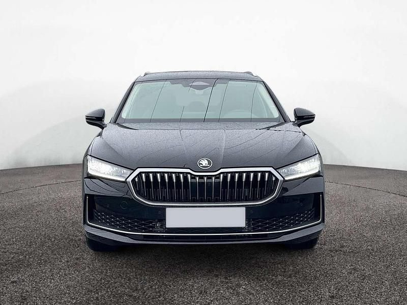 Gebraucht Skoda Superb Selection 193 PS (141 kW) 2025 Ebony schwarz Kombi
